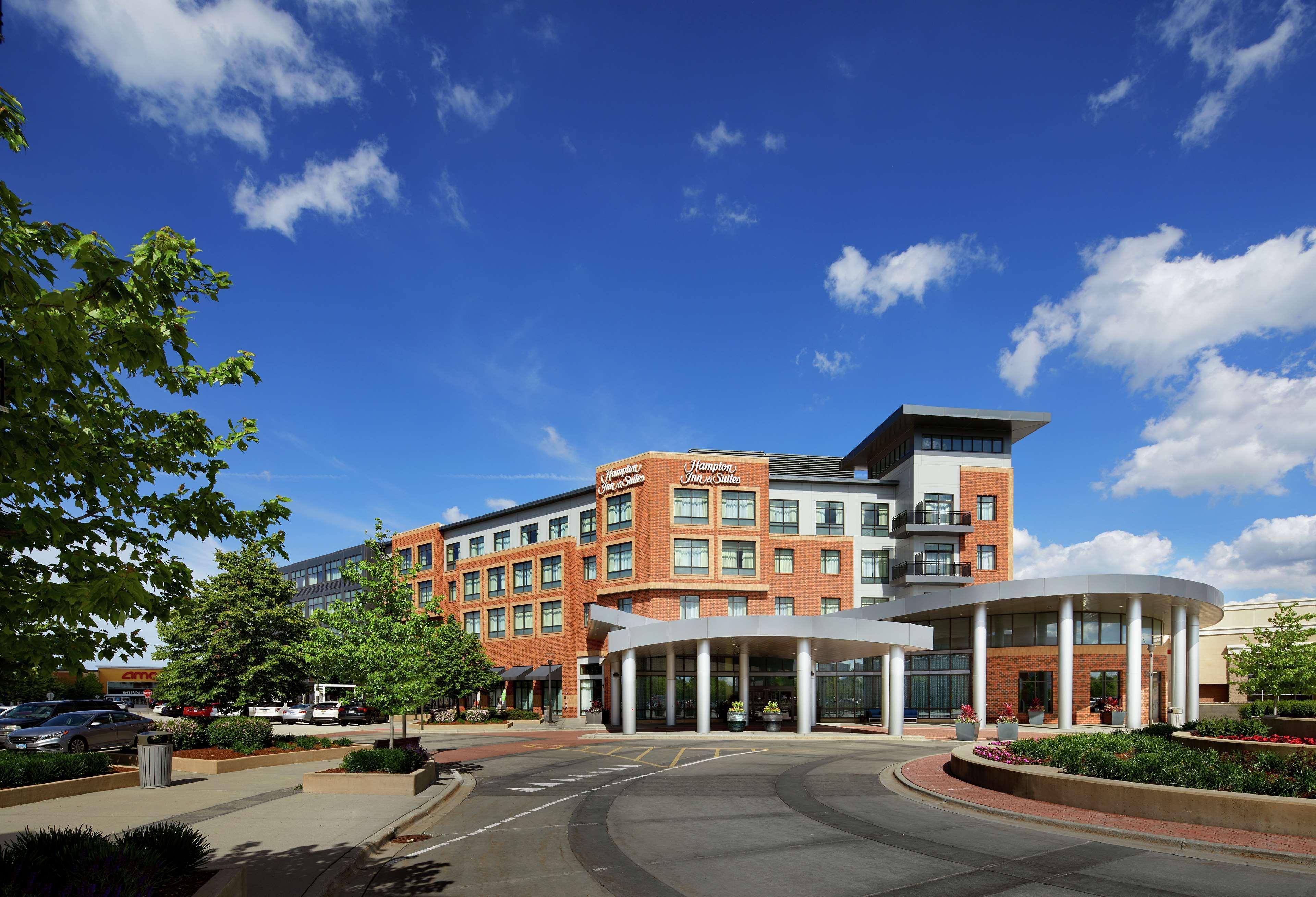Hampton & Mt. Prospect Hotel
