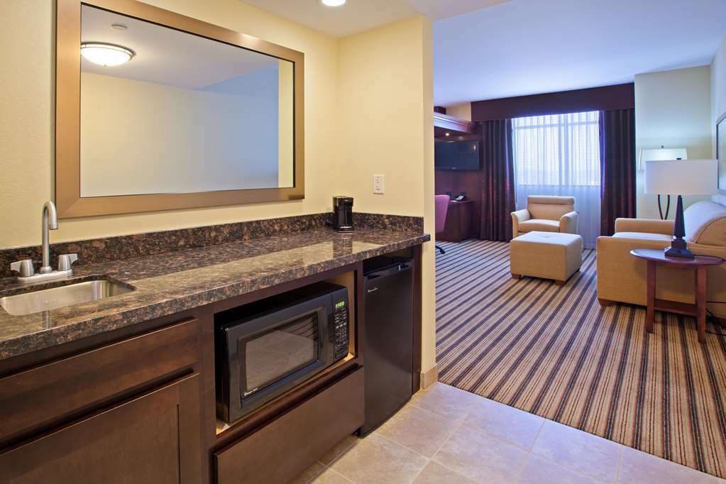 Hampton & Mt. Prospect Hotel